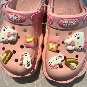 Sanrio license hello Kitty slippers size 6.5-7
